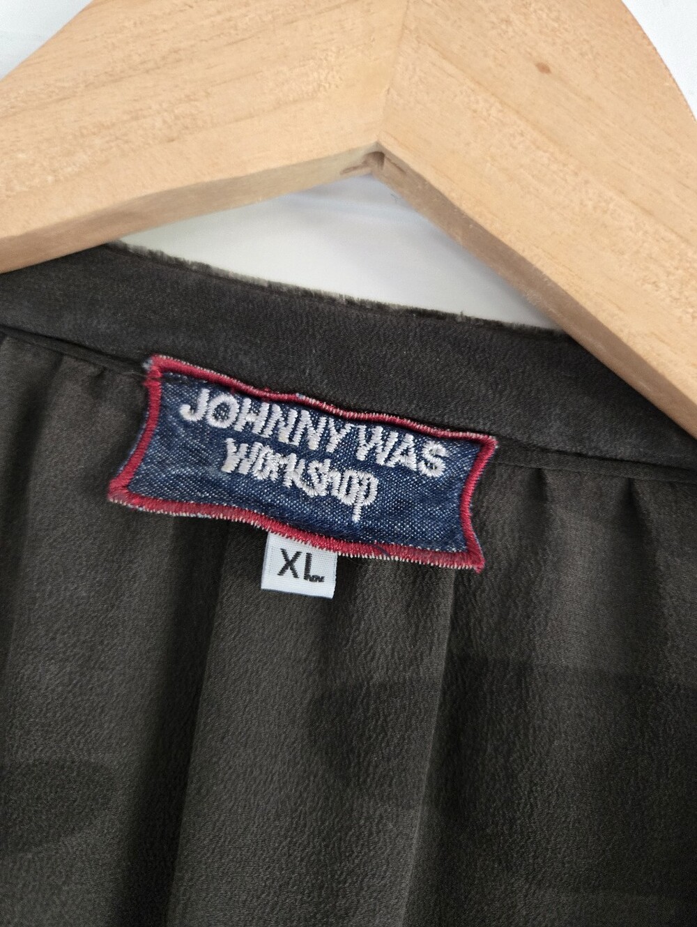 Johnny Was Black and Gray Rayon Velvet Camo Embroidered Gold Threaded Tunic XL - Picture 2 of 10